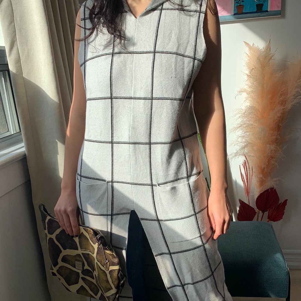 King Tahari Sweater Vest